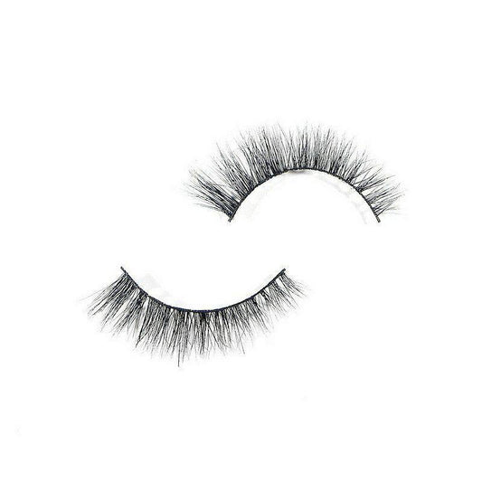 3D lashes from Nikki Smith Hair Collection, offering voluminous, fluttery lashes with a natural, layered look for a dramatic yet elegant eye enhancement.