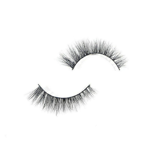 3D lashes from Nikki Smith Hair Collection, offering voluminous, fluttery lashes with a natural, layered look for a dramatic yet elegant eye enhancement.