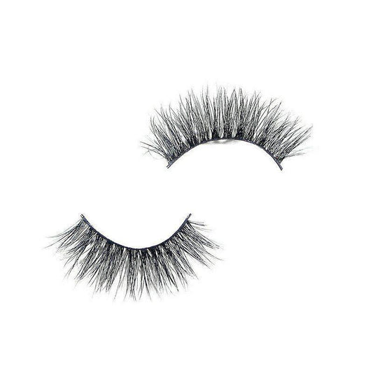 3D lashes from Nikki Smith Hair Collection, offering voluminous, fluttery lashes with a natural, layered look for a dramatic yet elegant eye enhancement.