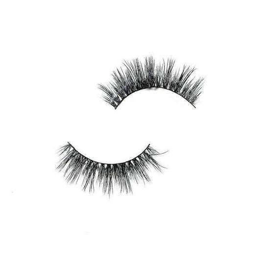 3D lashes from Nikki Smith Hair Collection, offering voluminous, fluttery lashes with a natural, layered look for a dramatic yet elegant eye enhancement.