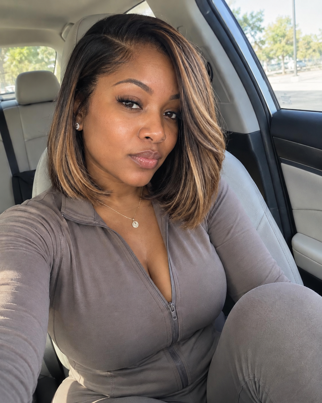 Raw Vietnamese balayage straight human hair bundle deal with hand-painted dark roots and blended blonde highlights