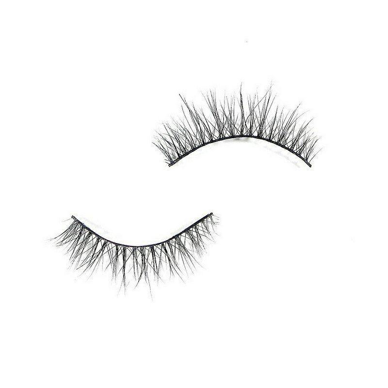 3D lashes from Nikki Smith Hair Collection, offering voluminous, fluttery lashes with a natural, layered look for a dramatic yet elegant eye enhancement.