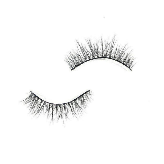 3D lashes from Nikki Smith Hair Collection, offering voluminous, fluttery lashes with a natural, layered look for a dramatic yet elegant eye enhancement.