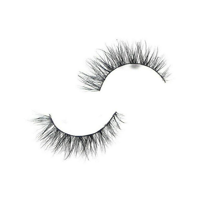 3D lashes from Nikki Smith Hair Collection, offering voluminous, fluttery lashes with a natural, layered look for a dramatic yet elegant eye enhancement.