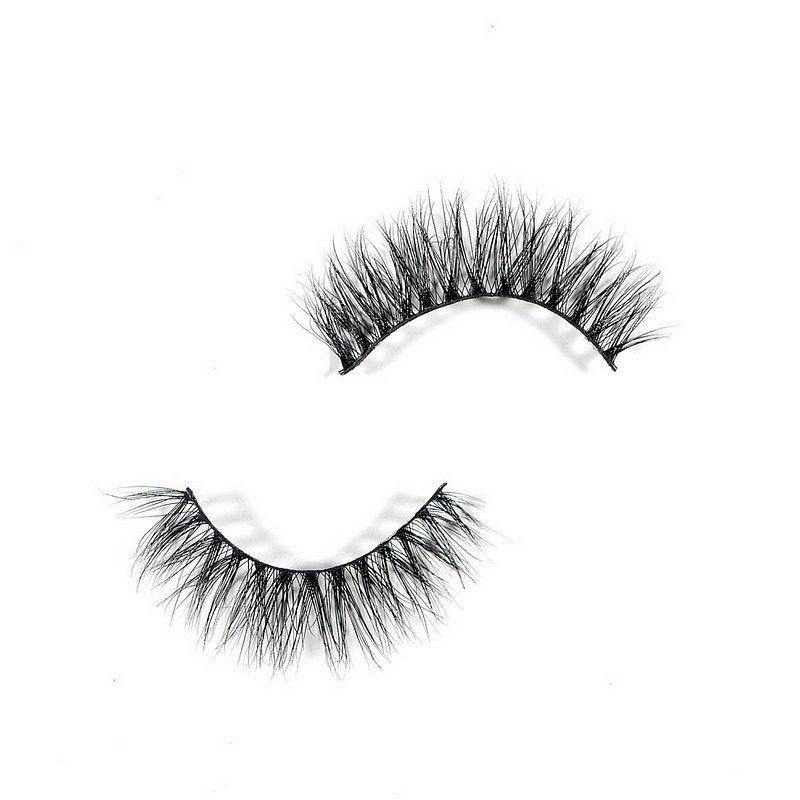 3D lashes from Nikki Smith Hair Collection, offering voluminous, fluttery lashes with a natural, layered look for a dramatic yet elegant eye enhancement.