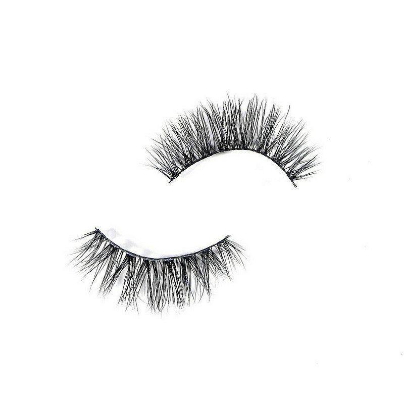 3D lashes from Nikki Smith Hair Collection, offering voluminous, fluttery lashes with a natural, layered look for a dramatic yet elegant eye enhancement.