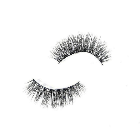 3D lashes from Nikki Smith Hair Collection, offering voluminous, fluttery lashes with a natural, layered look for a dramatic yet elegant eye enhancement.