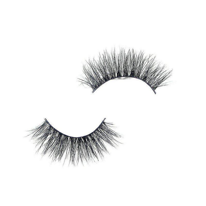 3D lashes from Nikki Smith Hair Collection, offering voluminous, fluttery lashes with a natural, layered look for a dramatic yet elegant eye enhancement.