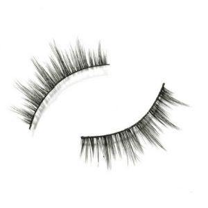 3D lashes from Nikki Smith Hair Collection, offering voluminous, fluttery lashes with a natural, layered look for a dramatic yet elegant eye enhancement.