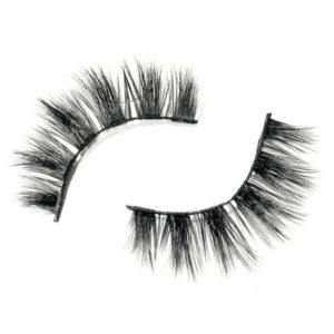 3D lashes from Nikki Smith Hair Collection, offering voluminous, fluttery lashes with a natural, layered look for a dramatic yet elegant eye enhancement.