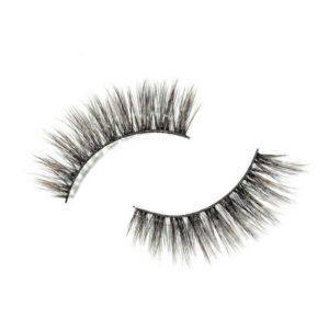 3D lashes from Nikki Smith Hair Collection, offering voluminous, fluttery lashes with a natural, layered look for a dramatic yet elegant eye enhancement.