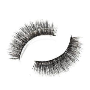 3D lashes from Nikki Smith Hair Collection, offering voluminous, fluttery lashes with a natural, layered look for a dramatic yet elegant eye enhancement.