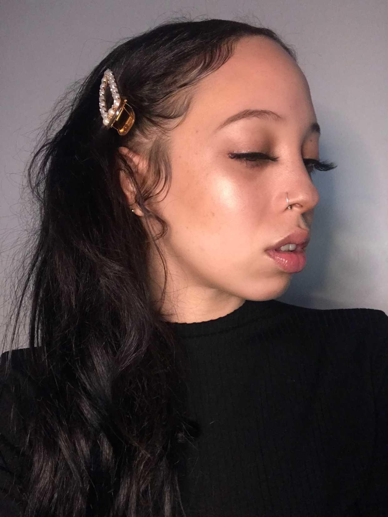 3D lashes from Nikki Smith Hair Collection, offering voluminous, fluttery lashes with a natural, layered look for a dramatic yet elegant eye enhancement.