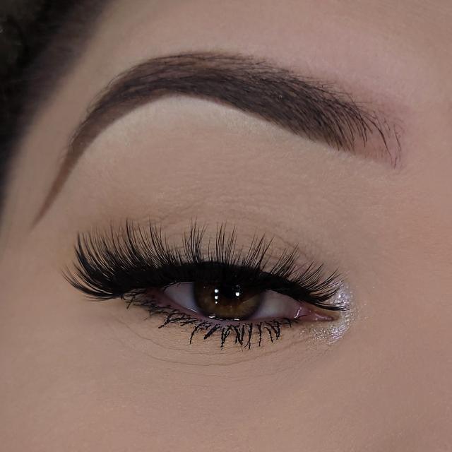 3D lashes from Nikki Smith Hair Collection, offering voluminous, fluttery lashes with a natural, layered look for a dramatic yet elegant eye enhancement.