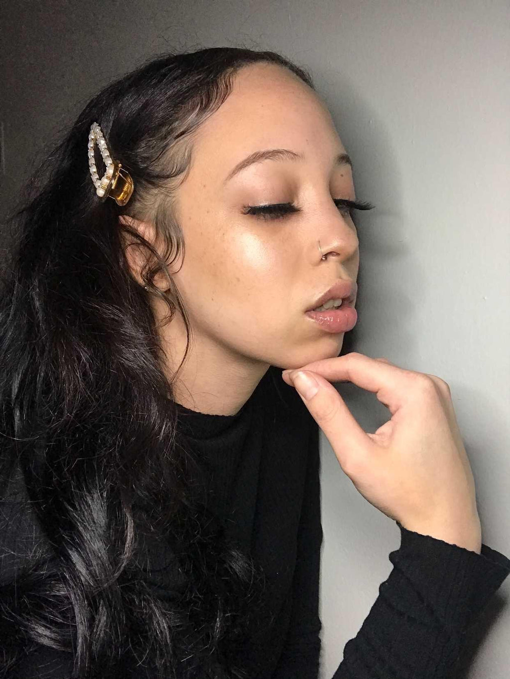 3D lashes from Nikki Smith Hair Collection, offering voluminous, fluttery lashes with a natural, layered look for a dramatic yet elegant eye enhancement.